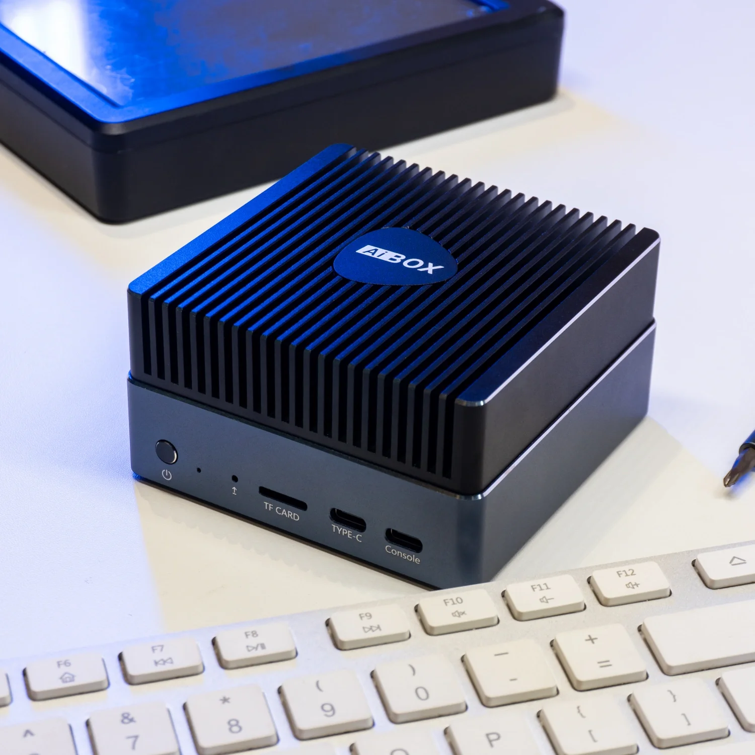 AIBOX-3588 RK3588 Edge Computing Fanless Industrial PC - Image 4